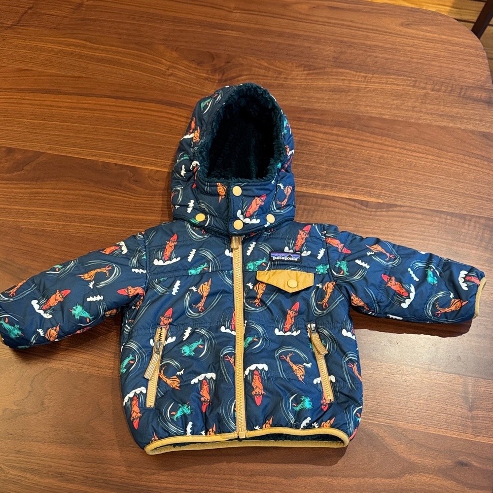 Patagonia baby Tribbles Reversible jacket Sz 6-12 months.